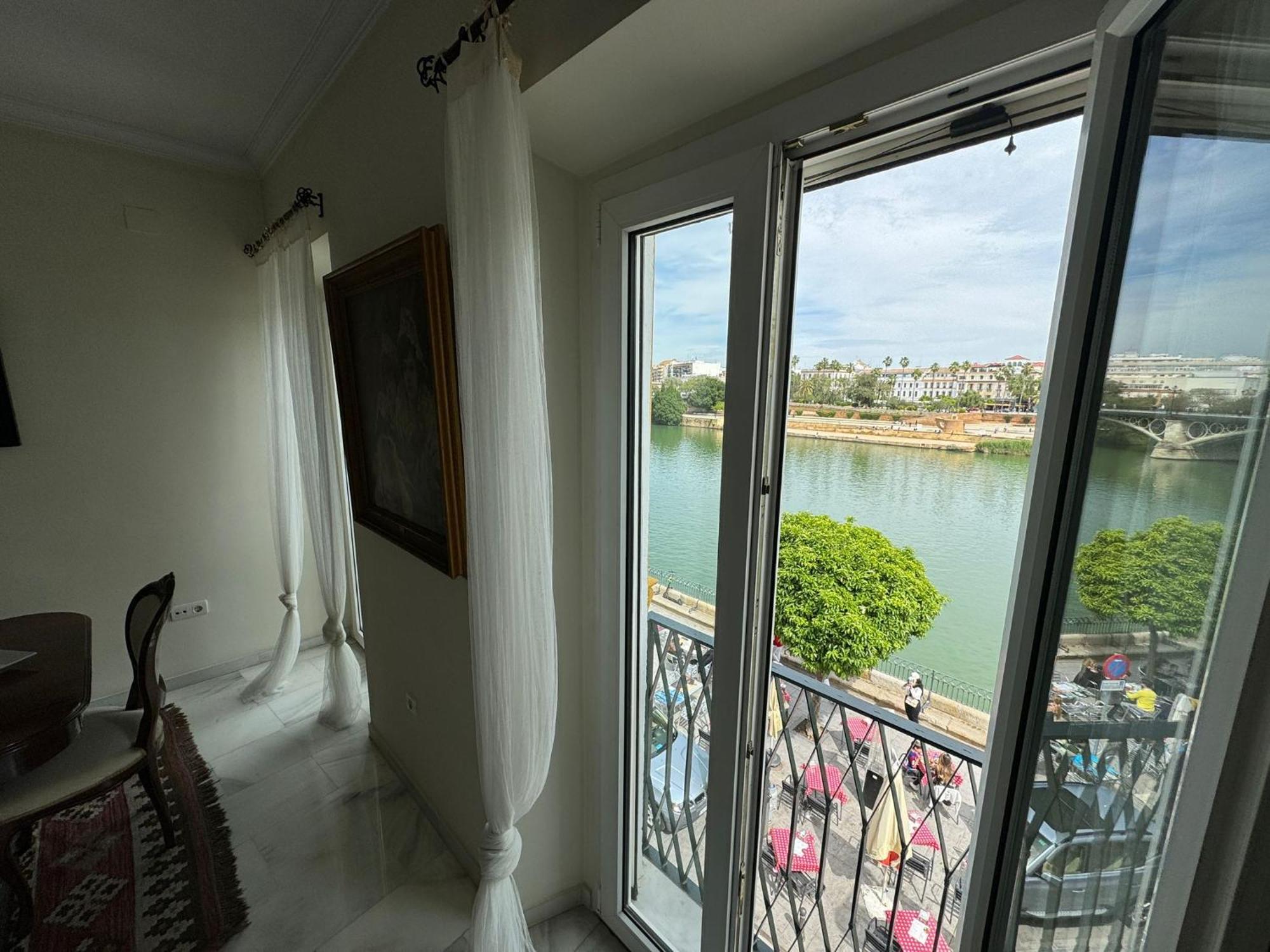 Wonderful Duplex In Calle Betis Apartment Seville Ngoại thất bức ảnh
